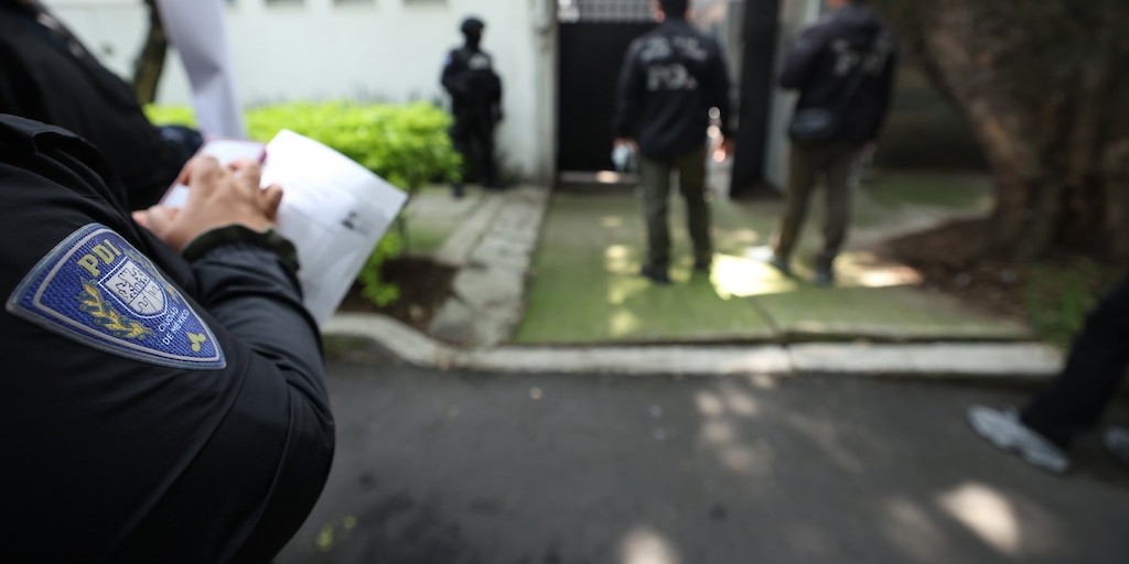 Despojo frustrado en Tláhuac: la policía capitalina detiene a cuatro ocupantes ilegales