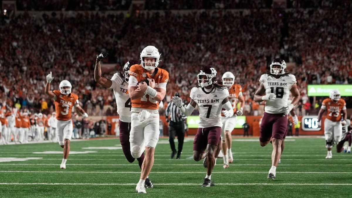Iowa-Washington Showdown Headlines Best Non-Saturday College Football Games of 2026