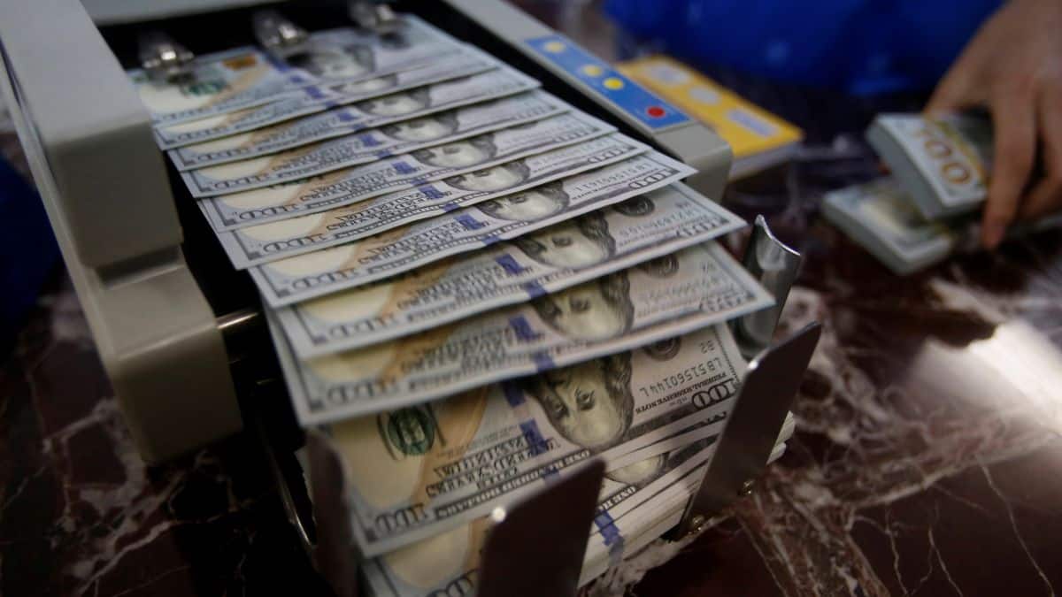 How Central Banks Defend Currencies Under Pressure