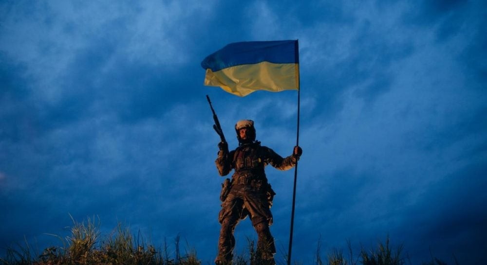 35 років незалежності: війна поставила українців перед болісним вибором, — Bloomberg