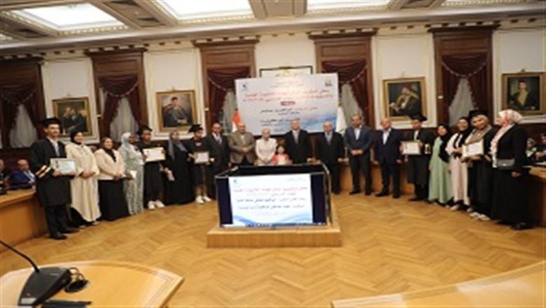 محافظ القاهرة يكرم 17 من أوائل الثانوية العامة والدبلومات الفنية في احتفالية علمية