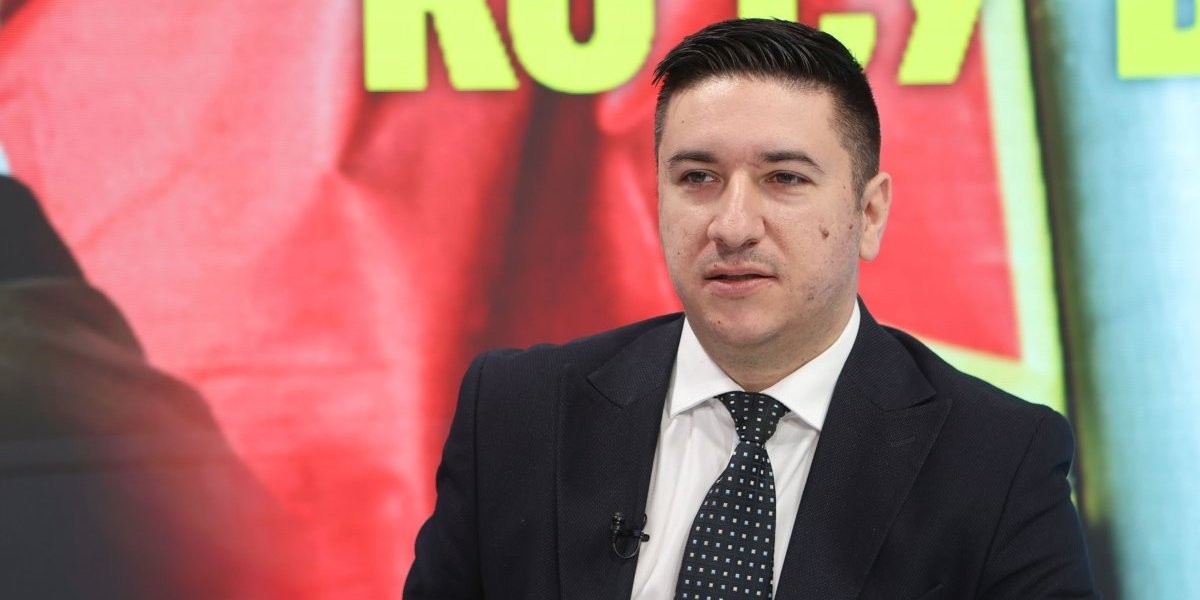 Šut karta za srbomrce! Dajković poziva na odbranu Srbije