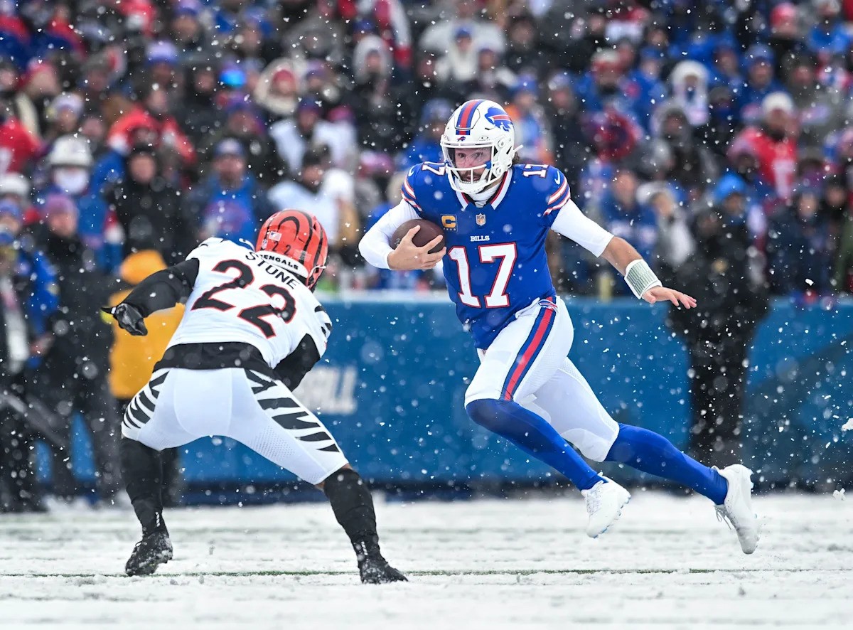Former Iowa Hawkeye Geno Stone Fighting for Roster Spot with Buffalo Bills