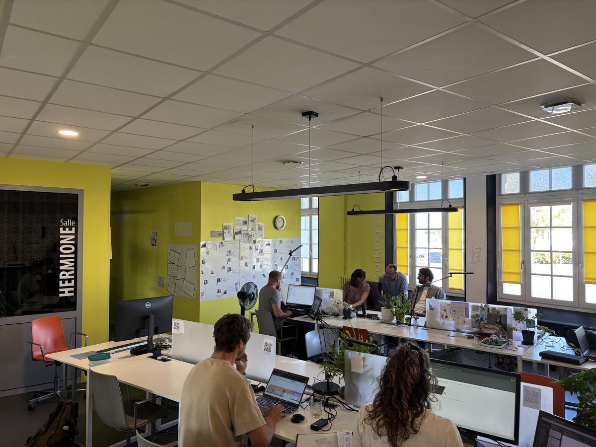 Coworking à Rochefort : un modèle d'émulation collective qui inspire la jeunesse congolaise