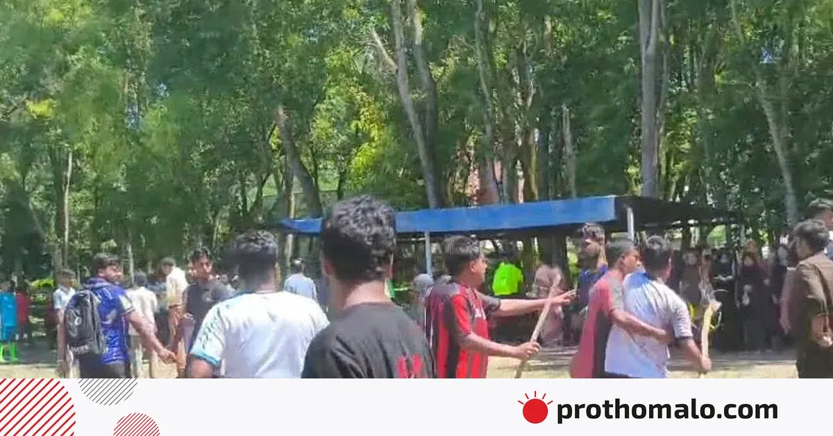 ফুটবল মাঠে বিশৃঙ্খলা: ইসলামী বিশ্ববিদ্যালয়ে সংঘর্ষ, আহত ১০, টুর্নামেন্ট স্থগিত