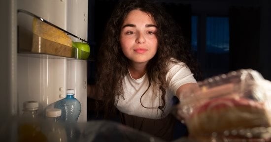 الجوع المستمر: 7 أسباب صحية ونمطية يجب الانتباه إليها