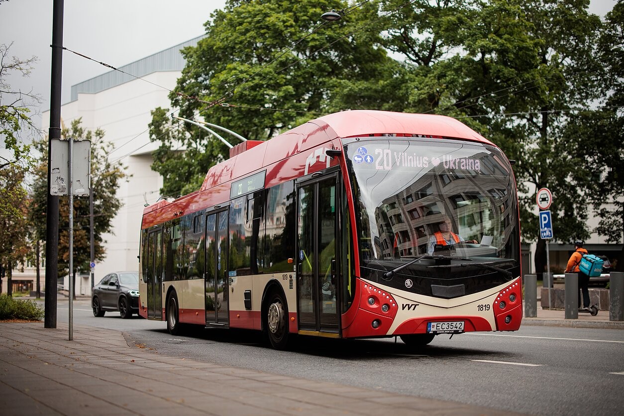 Vilniaus viešasis transportas: gyventojai kritikuoja, bet renkasi jį kasdien