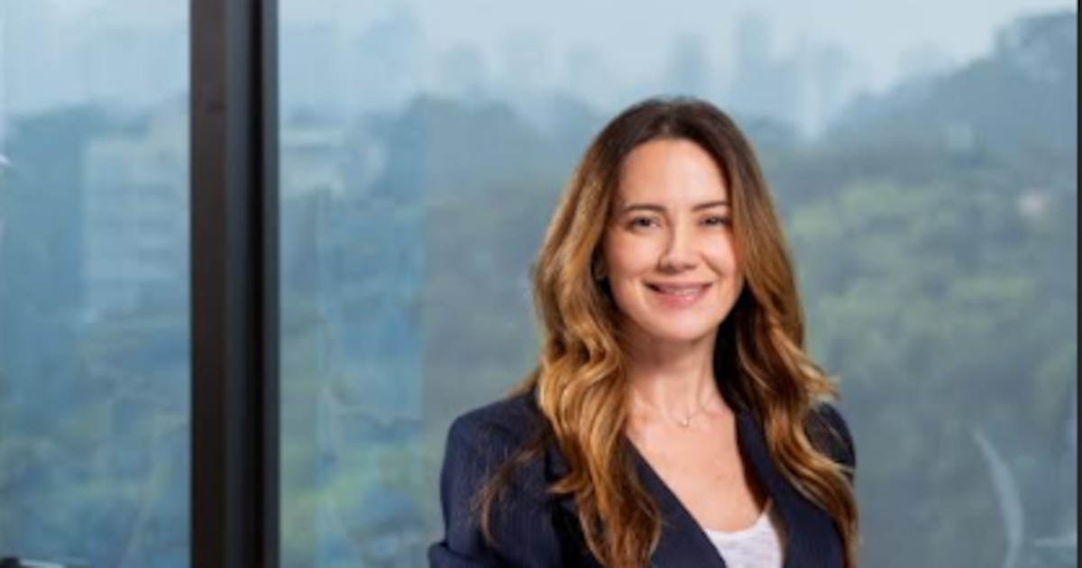 Mujer latina rompe barreras en Intel: la lucha por igualdad