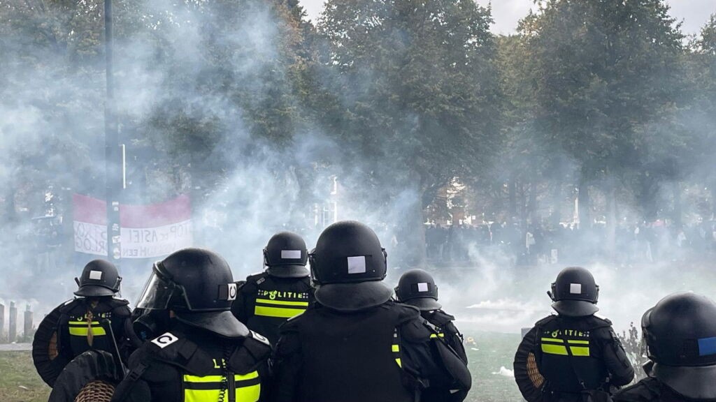 Haagse fracties over demonstraties: recht waarborgen, grenzen handhaven