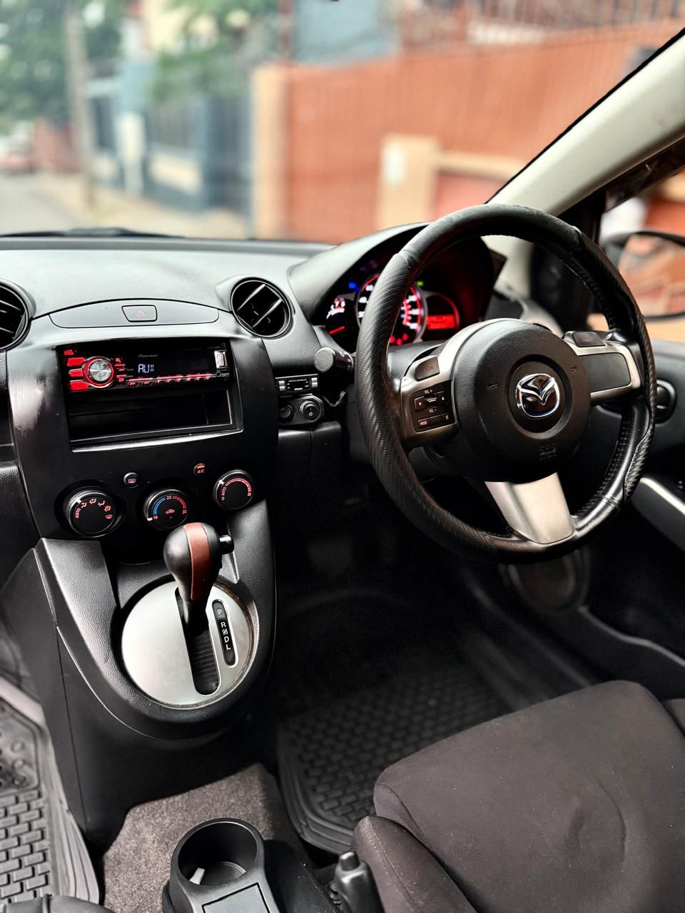 Mazda Demio 2010