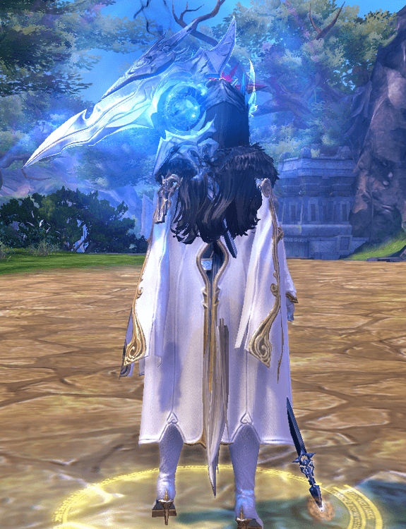 Frozen lunar polearm.png